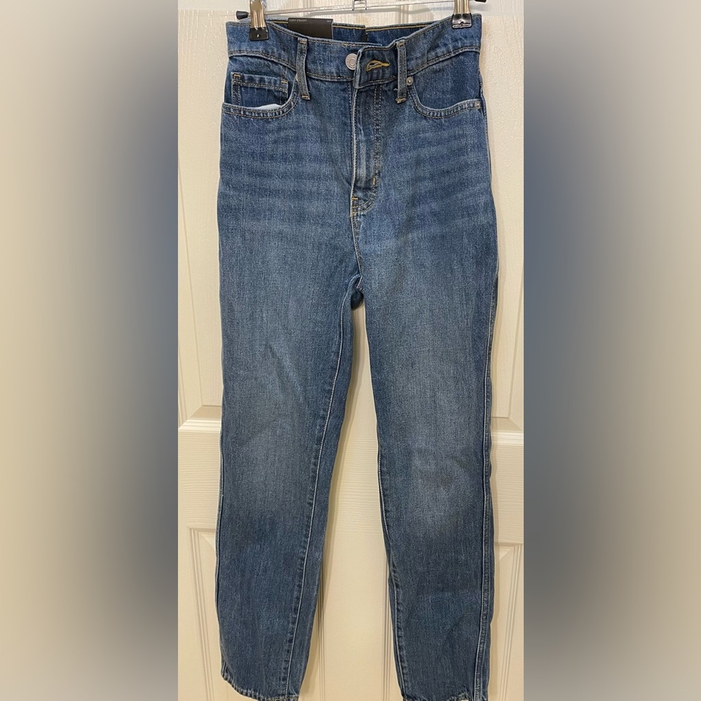 Sz 26/2 Banana Republic, curvy straight-high rise, jeans.  NWT
